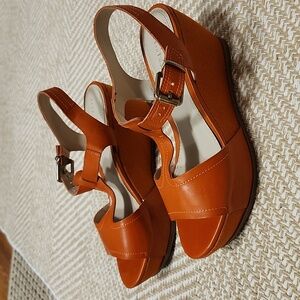 Studio Paolo Orange T-Strap Platform Sandals 7